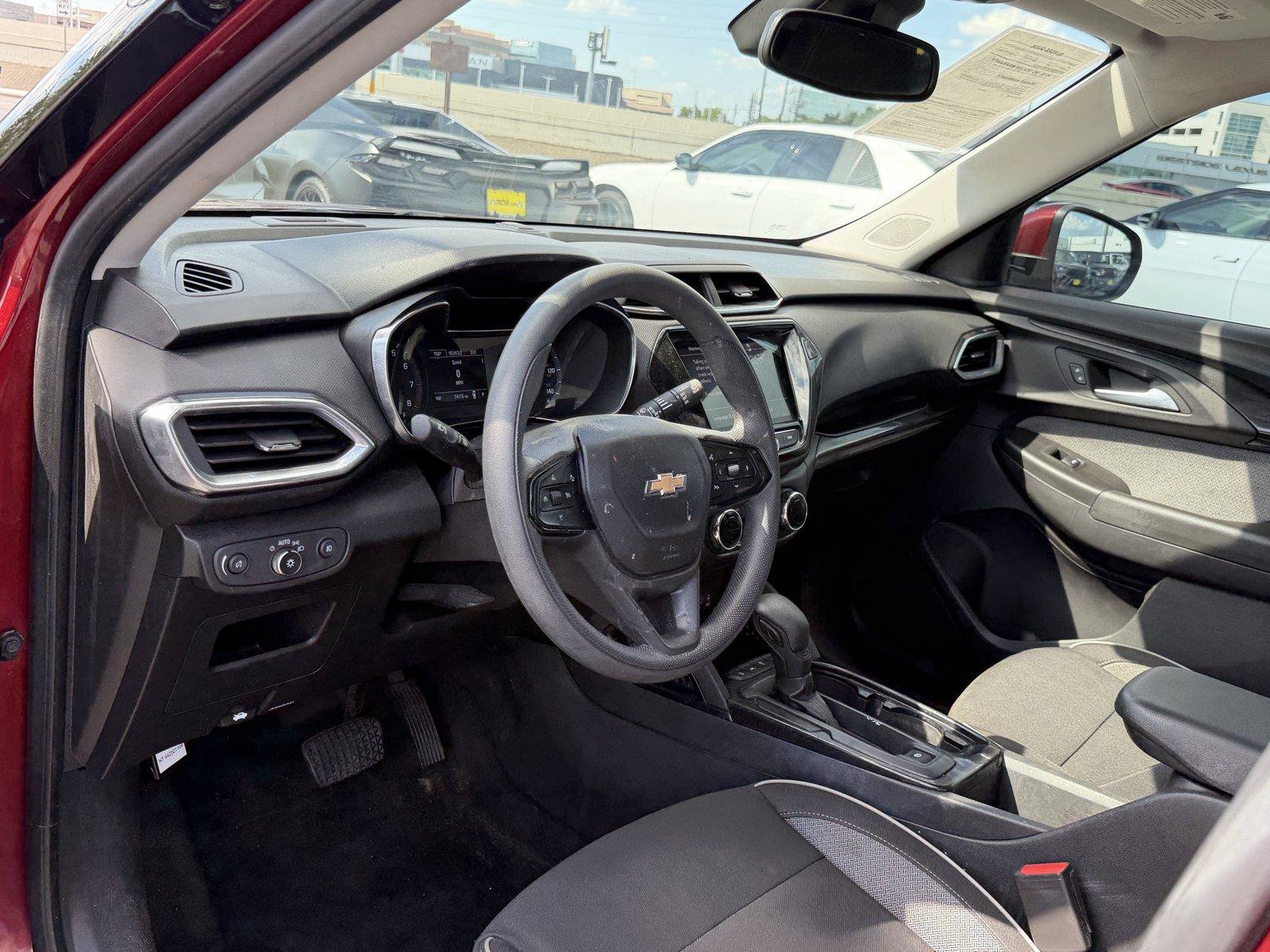 Used 2023 Chevrolet TrailBlazer LT w/ Convenience Package FWD image 16