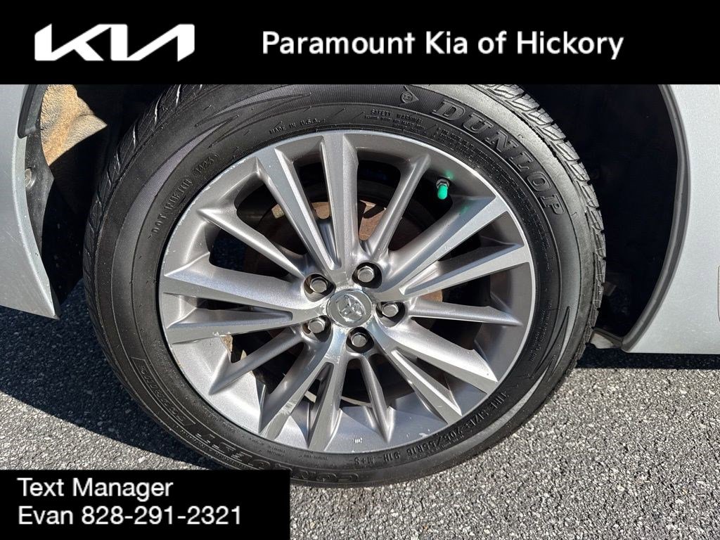 Used 2014 Toyota Corolla LE image 9