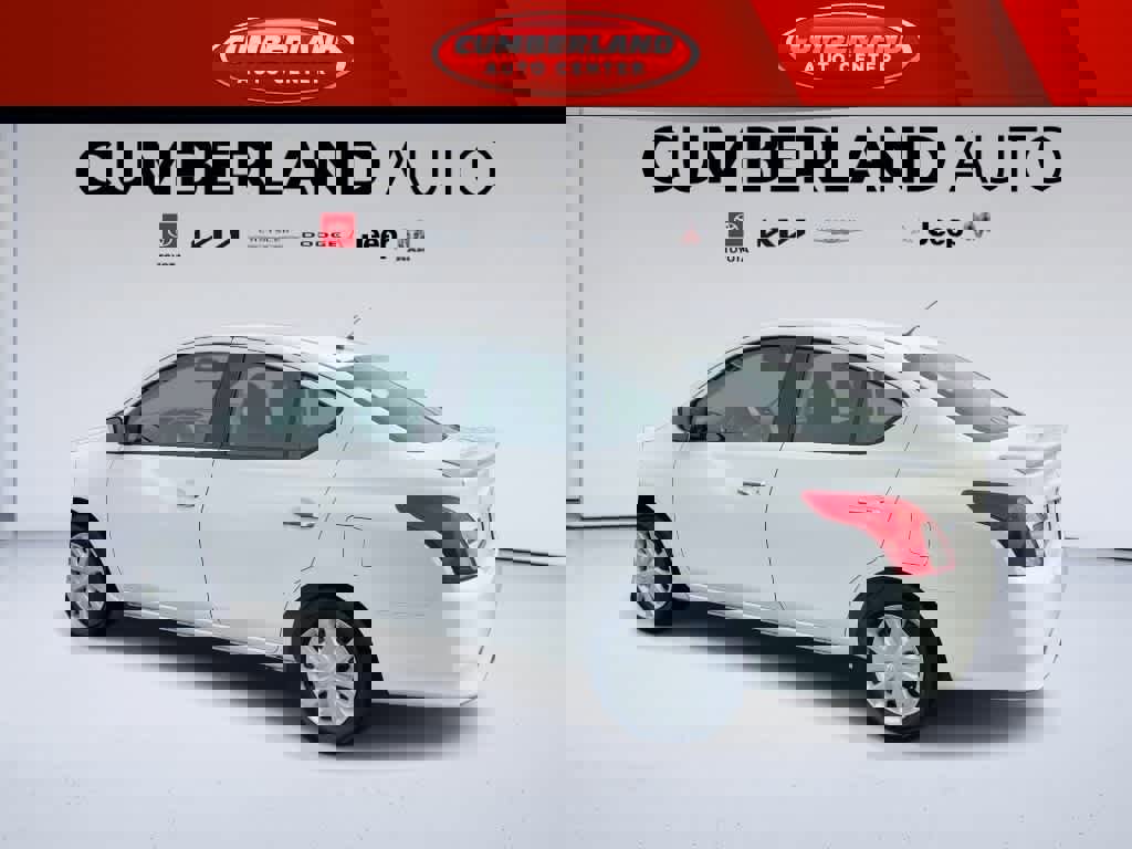 Used 2019 Nissan Versa SV FWD image 6