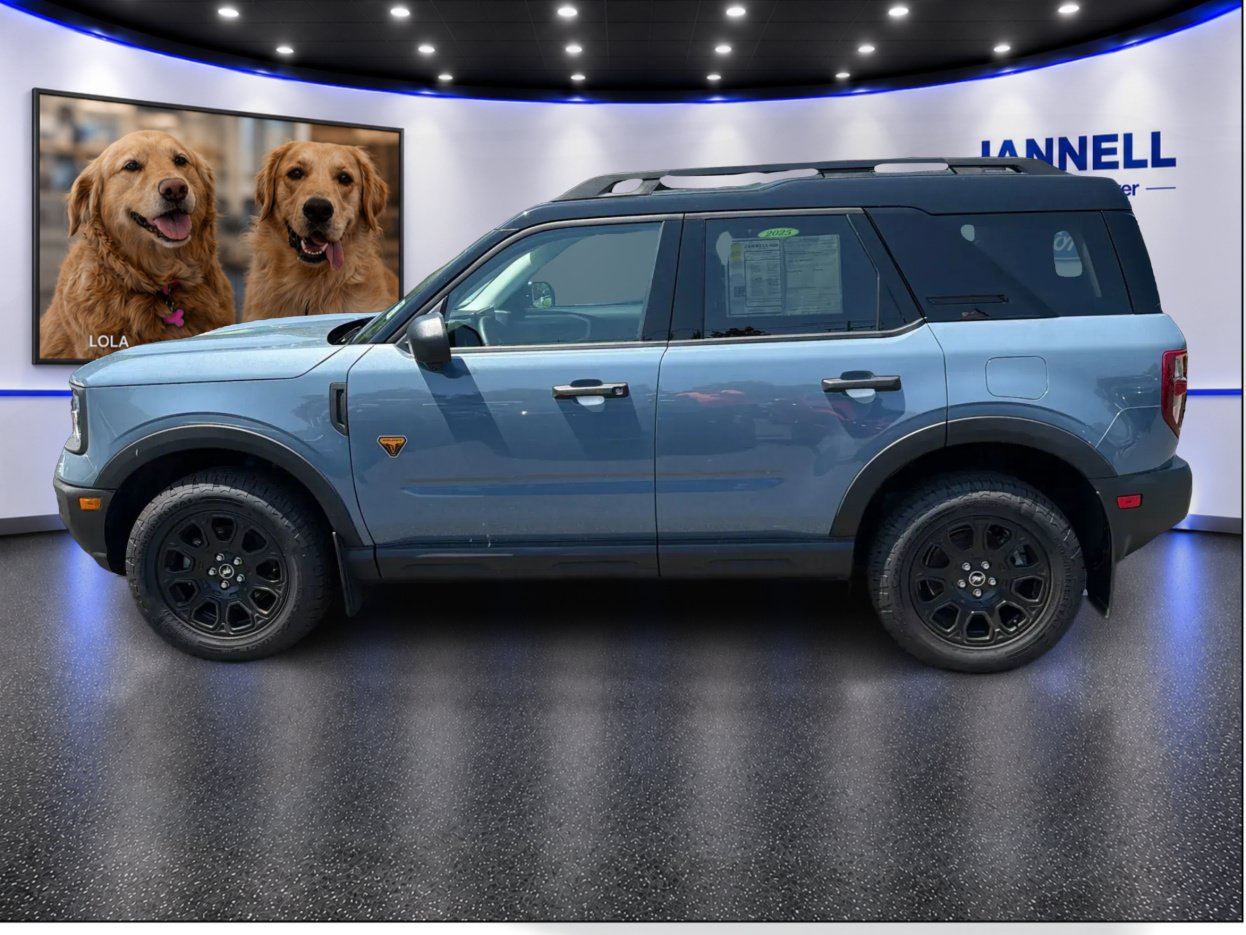 Used 2025 Ford Bronco Sport Badlands AWD/4WD image 9