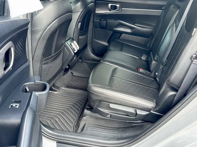 Used 2024 Kia Sorento S FWD image 14
