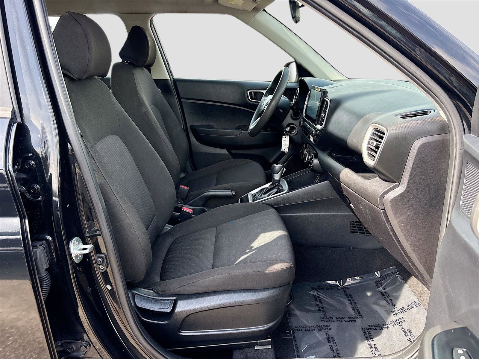 Used 2021 Hyundai Venue SE FWD image 25