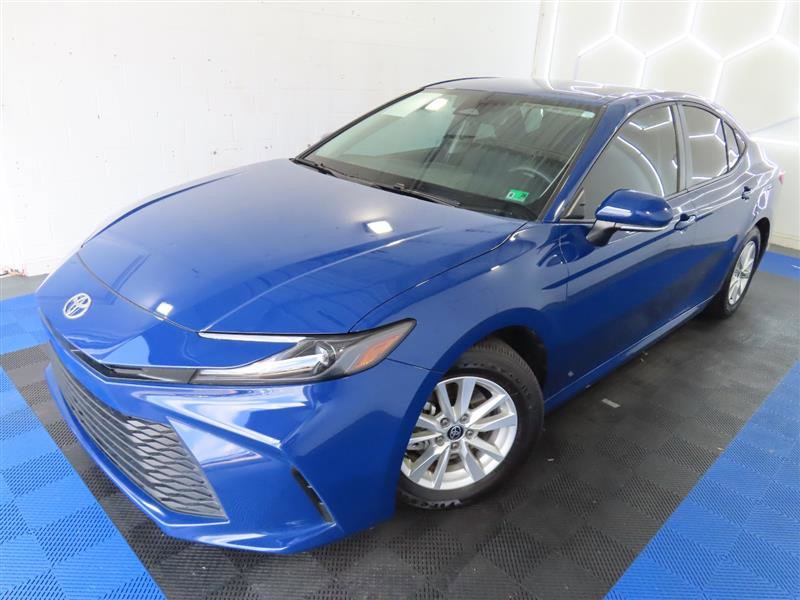 Used 2025 Toyota Camry LE image 4