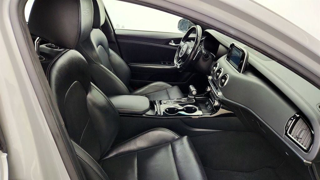 Used 2021 Kia Stinger GT-Line RWD image 22