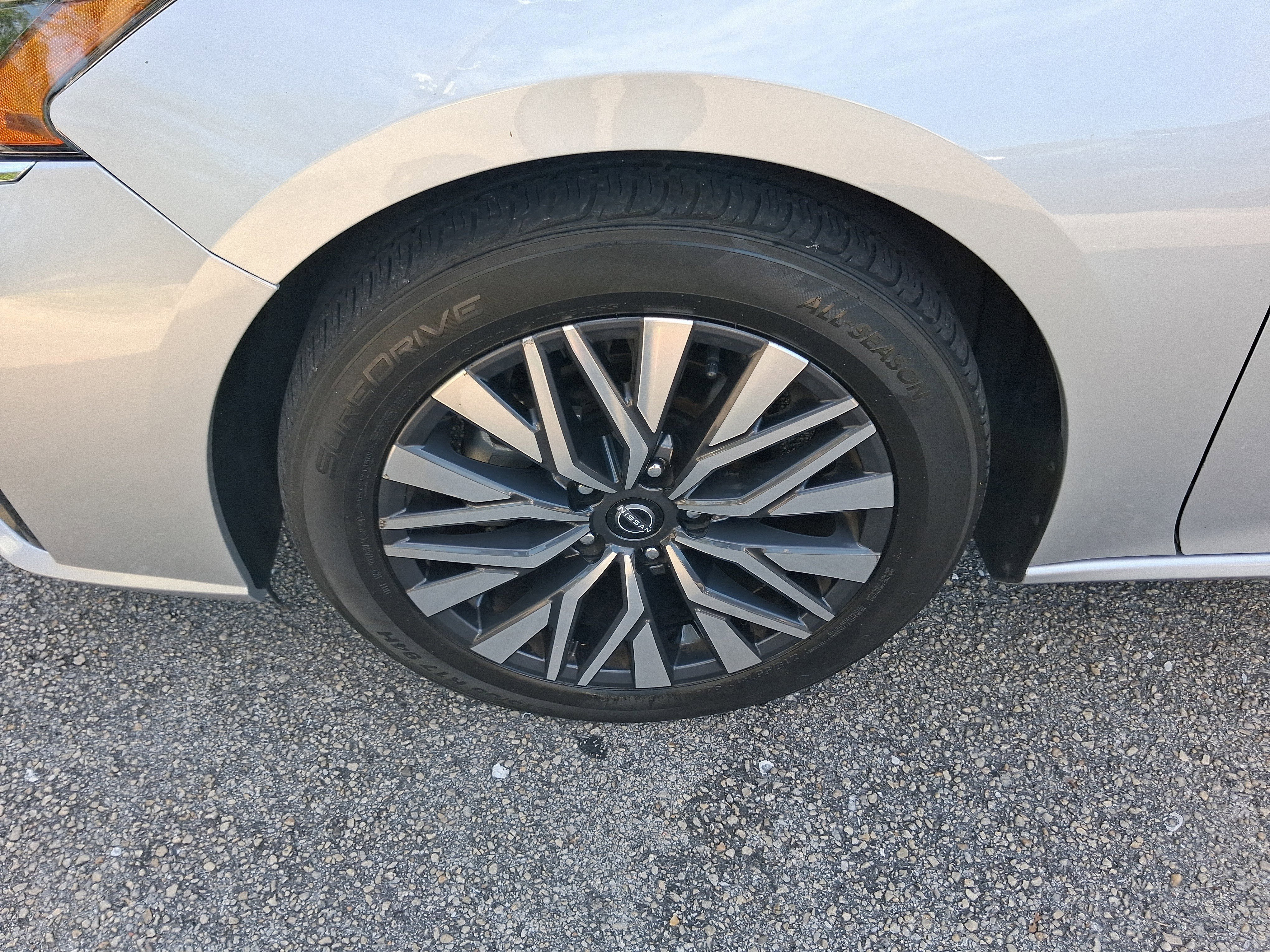 Used 2023 Nissan Altima 2.5 SV FWD image 17