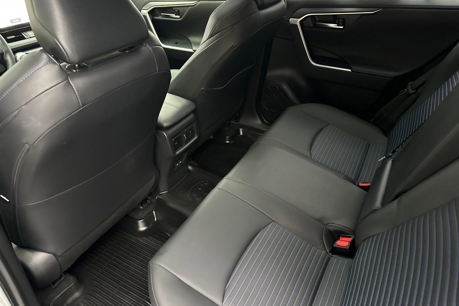Used 2024 Toyota RAV4 XSE image 13