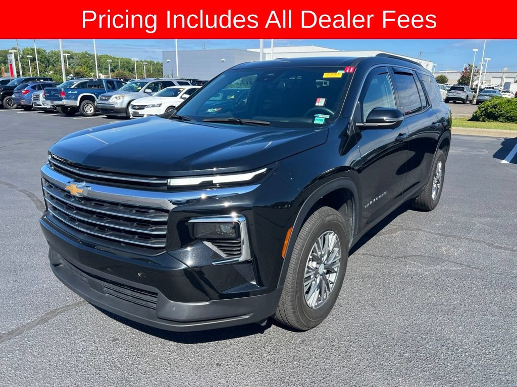 Used 2024 Chevrolet Traverse LT w/ Trailering Package AWD/4WD image 8