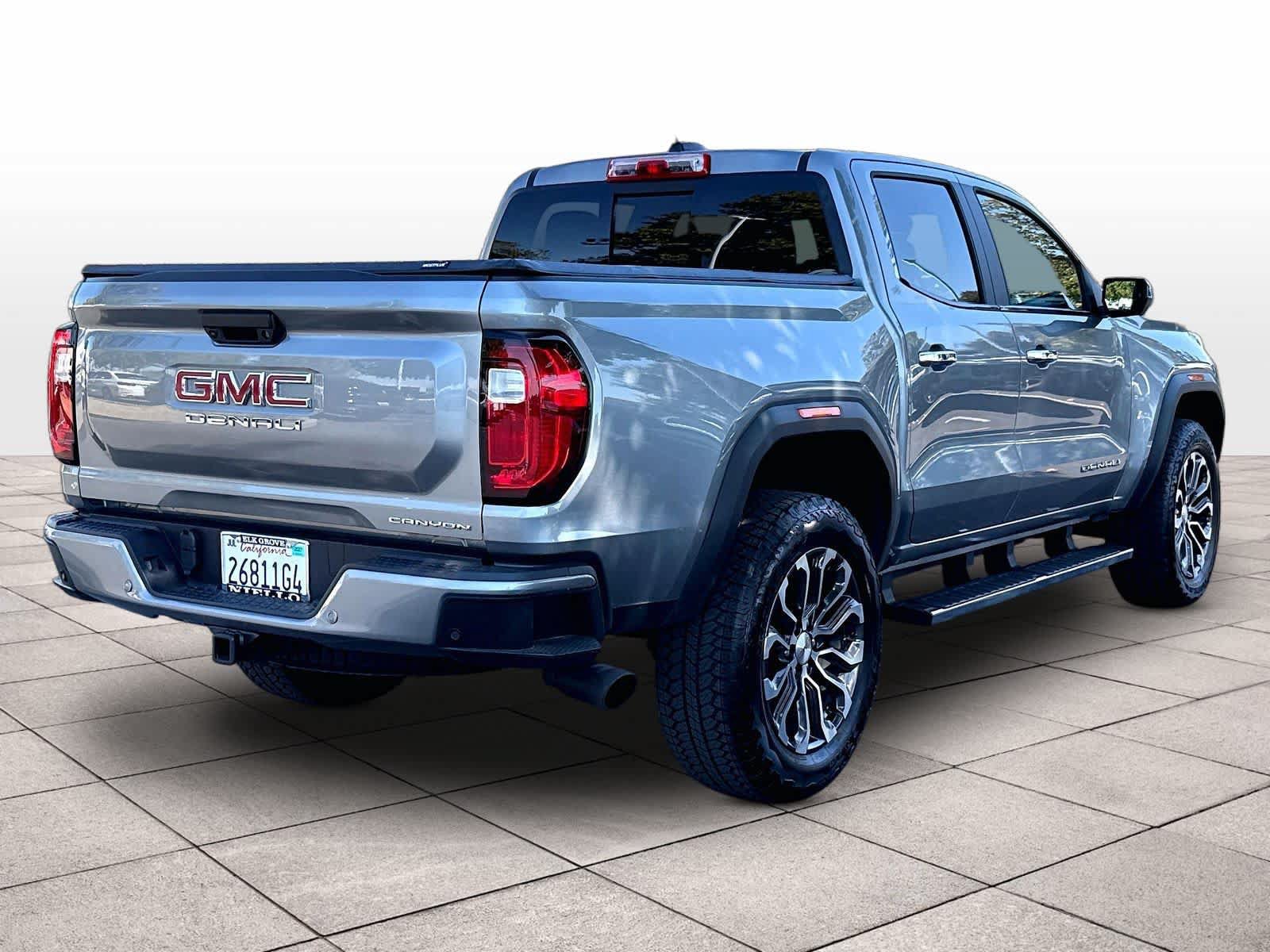 Used 2025 GMC Canyon Denali AWD/4WD image 8