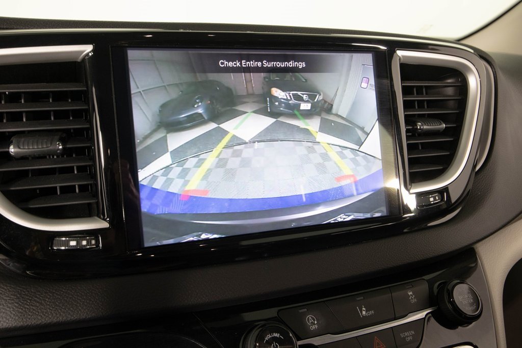 Used 2022 Chrysler Pacifica Touring-L image 24