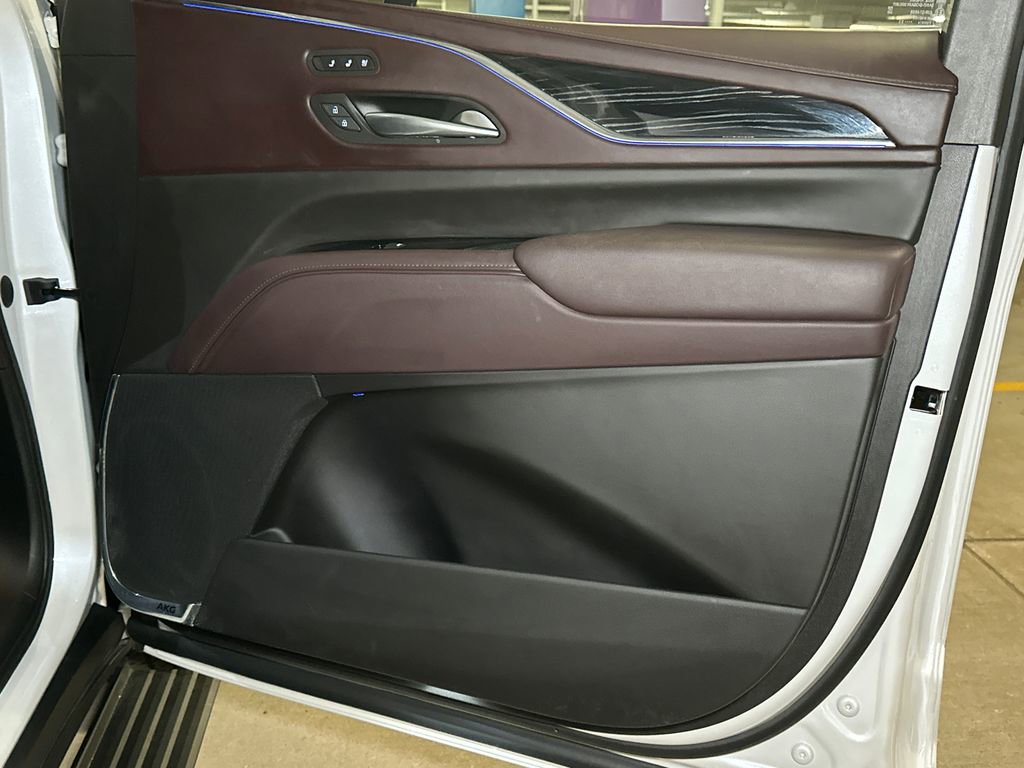 Used 2023 Cadillac Escalade ESV V image 15