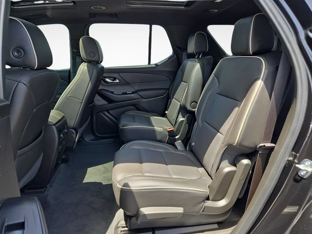 Used 2023 Chevrolet Traverse Premier AWD/4WD image 13