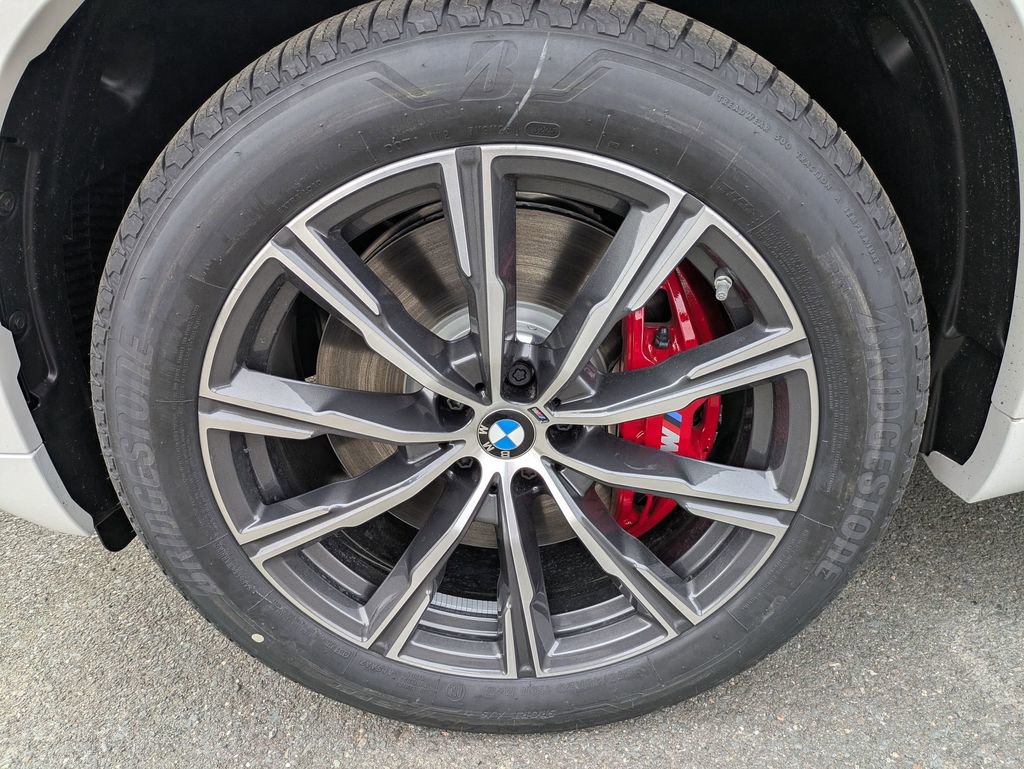 New 2026 BMW X5 M60i w/ Climate Comfort Package image 10