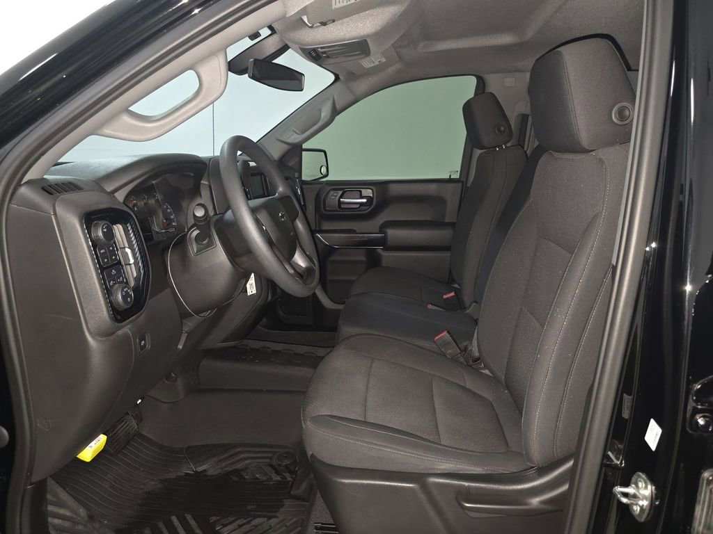 Used 2021 Chevrolet Silverado 1500 Custom Trail Boss w/ Midnight Edition AWD/4WD image 4