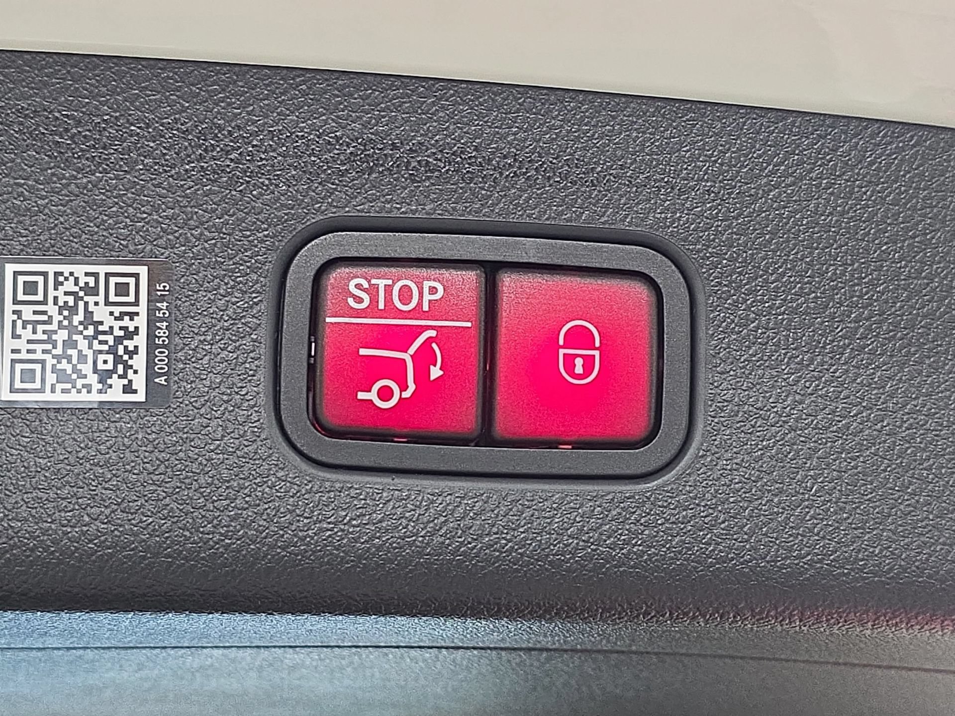 Certified 2025 Mercedes-Benz GLC 300 4MATIC image 13