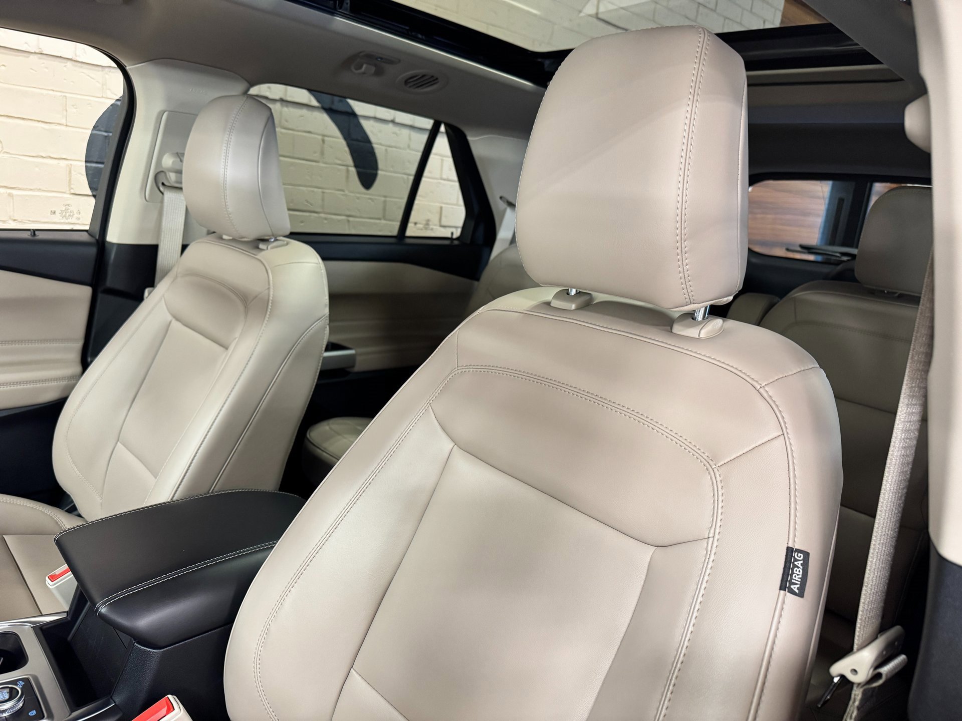 Used 2023 Ford Explorer XLT w/ Equipment Group 202A image 14