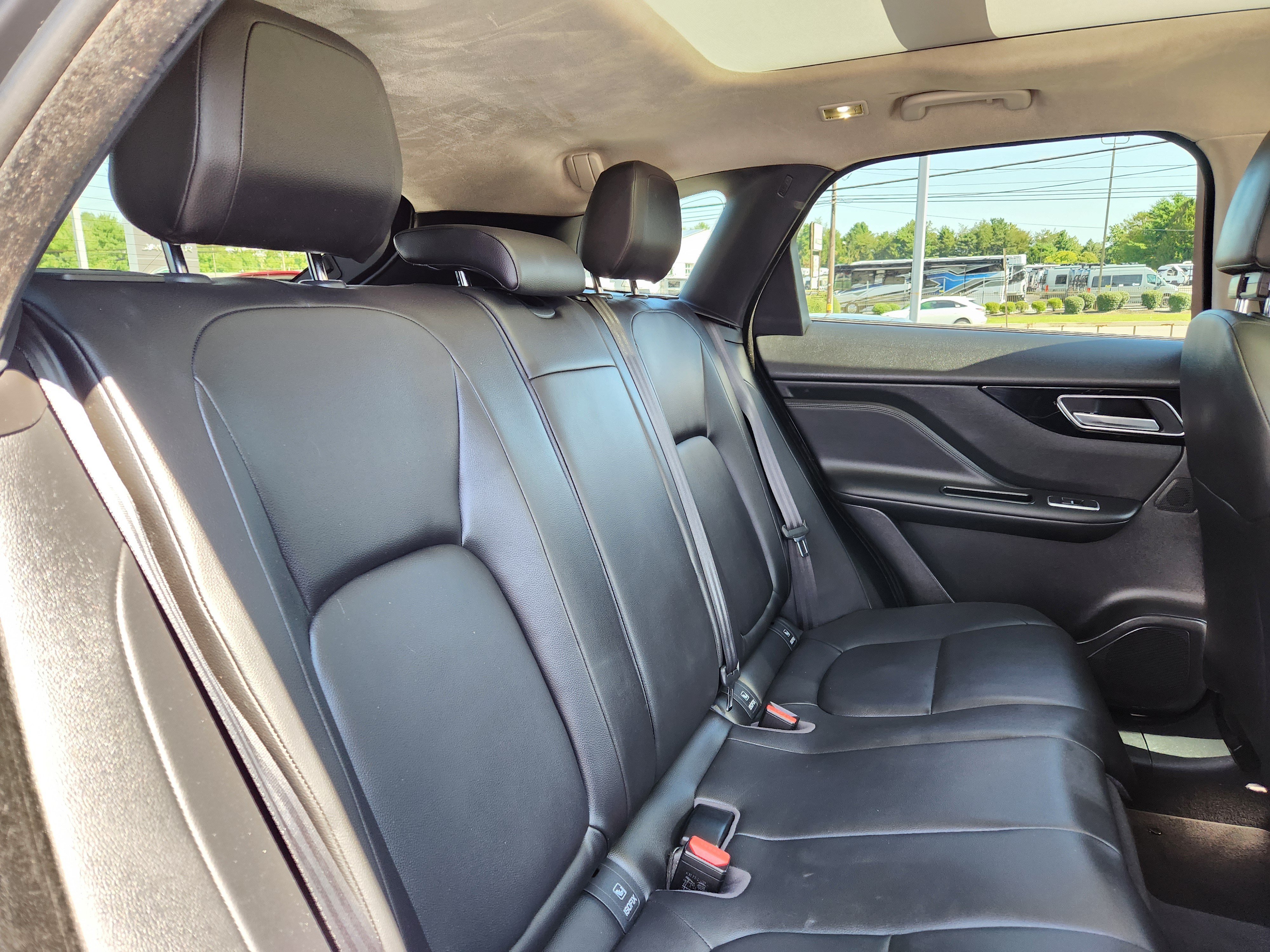 Used 2020 Jaguar F-PACE Premium AWD/4WD image 15