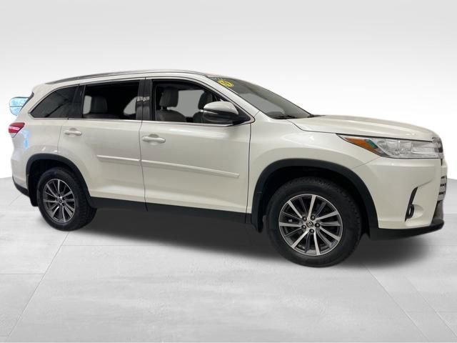 Used 2019 Toyota Highlander XLE image 9