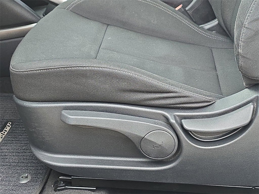 Used 2017 Hyundai Veloster Value Edition image 23