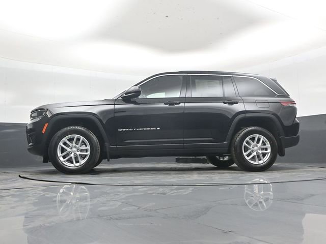 New 2026 Jeep Grand Cherokee Laredo w/ MOPAR Finishing Package AWD/4WD image 43