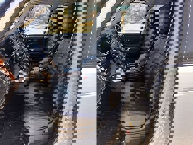 Used 2020 Land Rover Range Rover HSE image 23