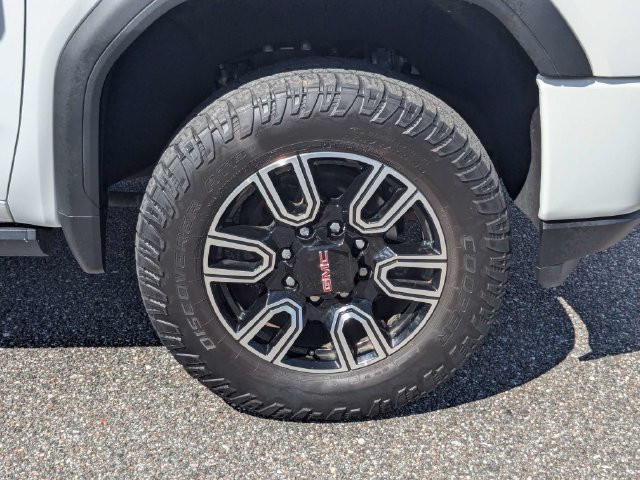 Used 2023 GMC Sierra 2500 AT4 AWD/4WD image 13