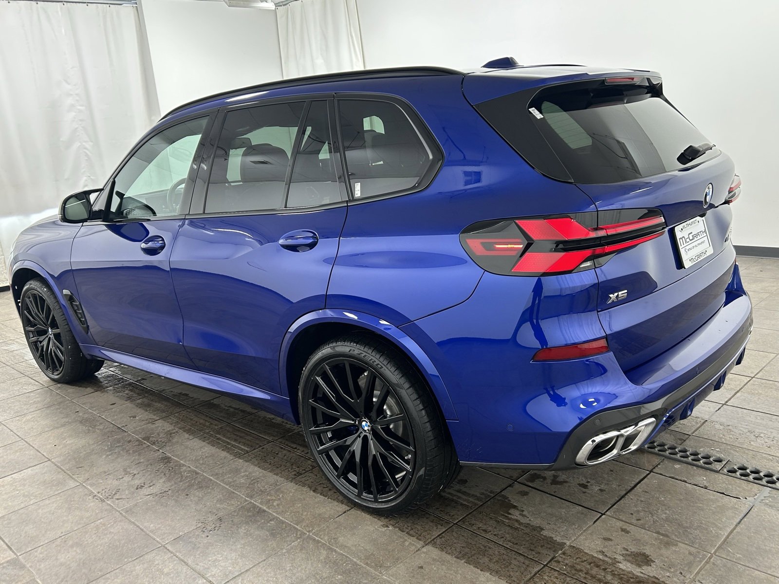 Used 2025 BMW X5 M60i image 3