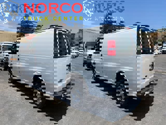 Used 2018 Chevrolet Express 2500 image 9