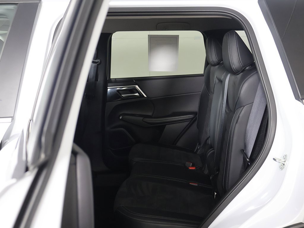 Used 2024 Mitsubishi Outlander SE image 31