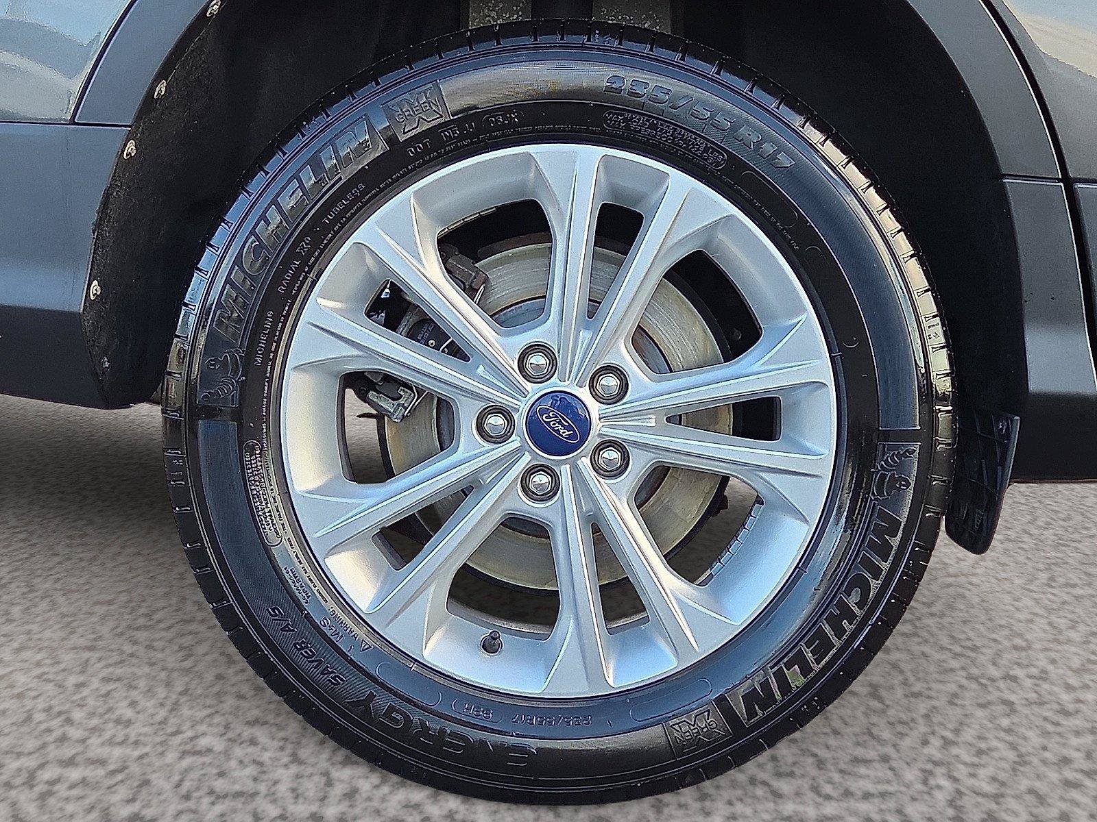 Used 2017 Ford Escape SE w/ Equipment Group 201A FWD image 9