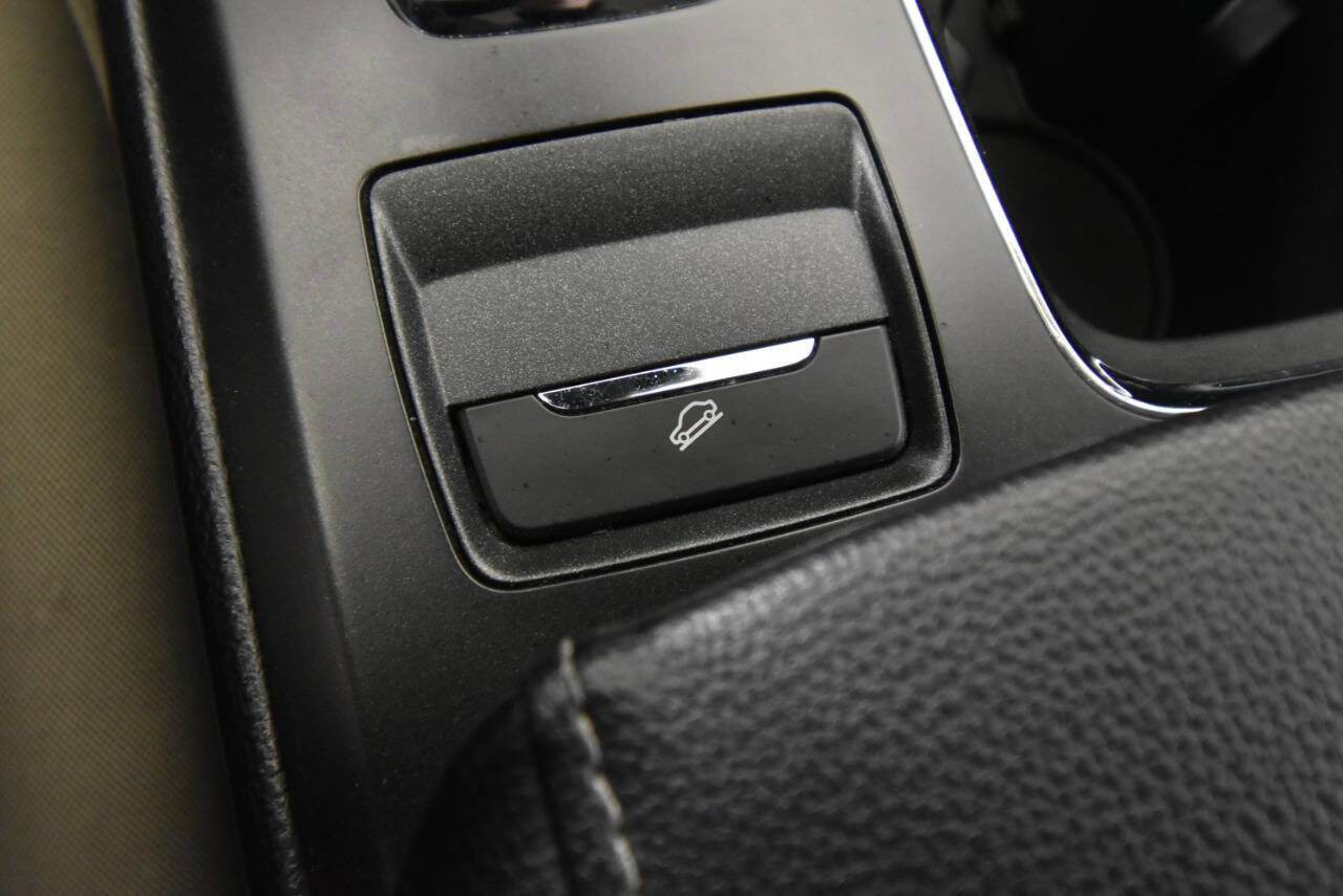 Used 2019 Ford Fusion S image 18