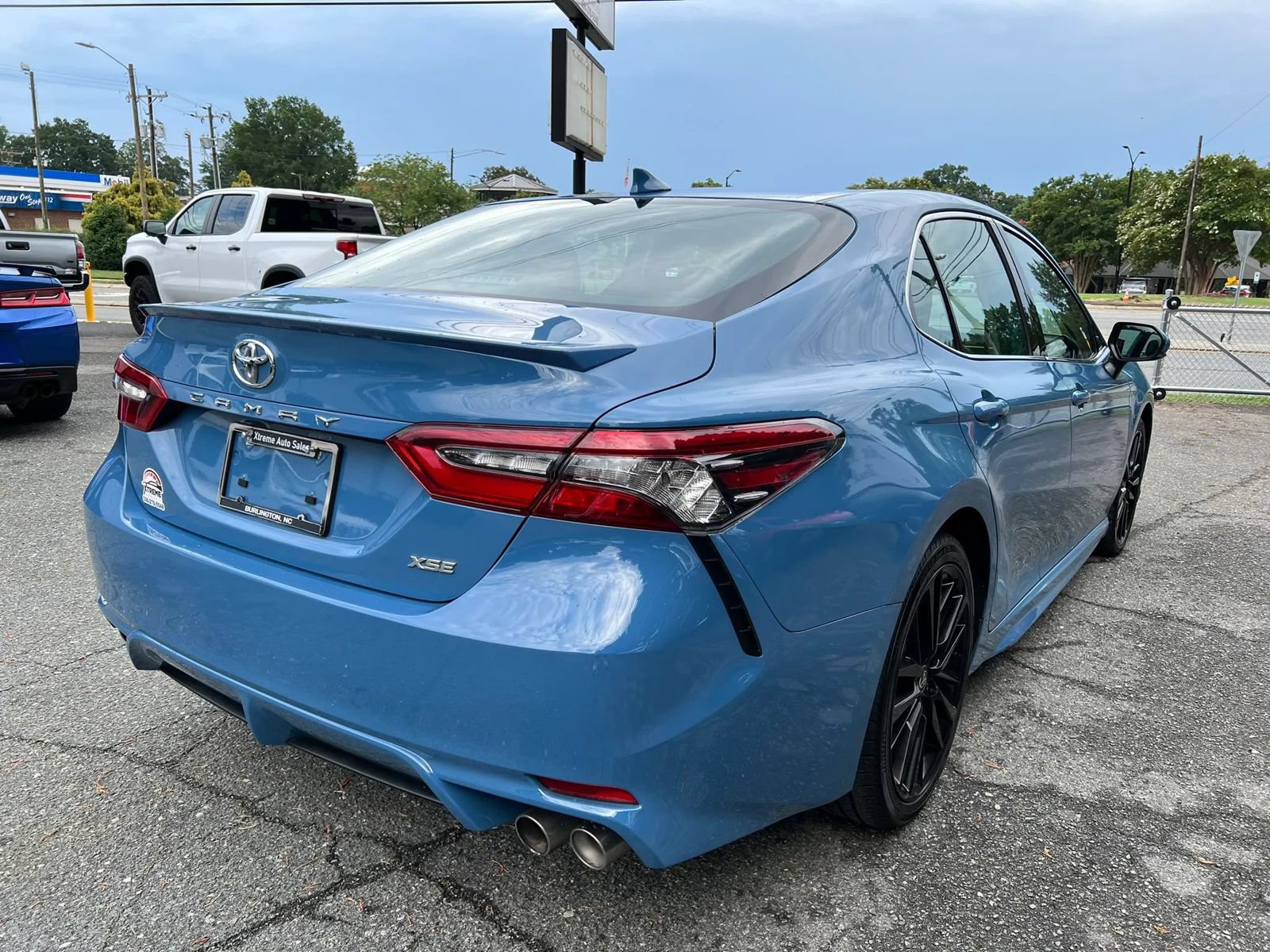 Used 2024 Toyota Camry XSE FWD image 4