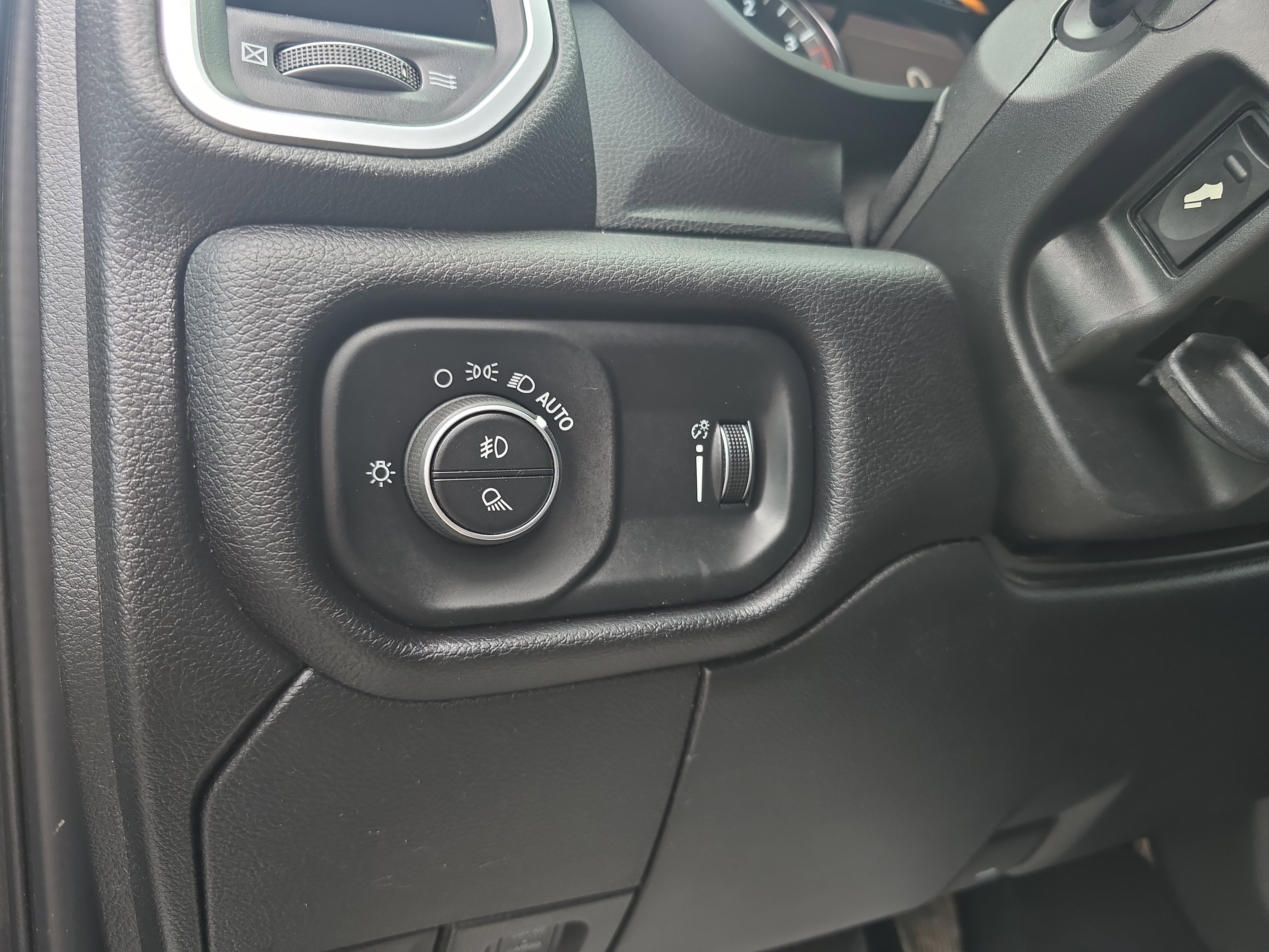 Used 2021 RAM 3500 Big Horn w/ Level 2 Equipment Group image 19