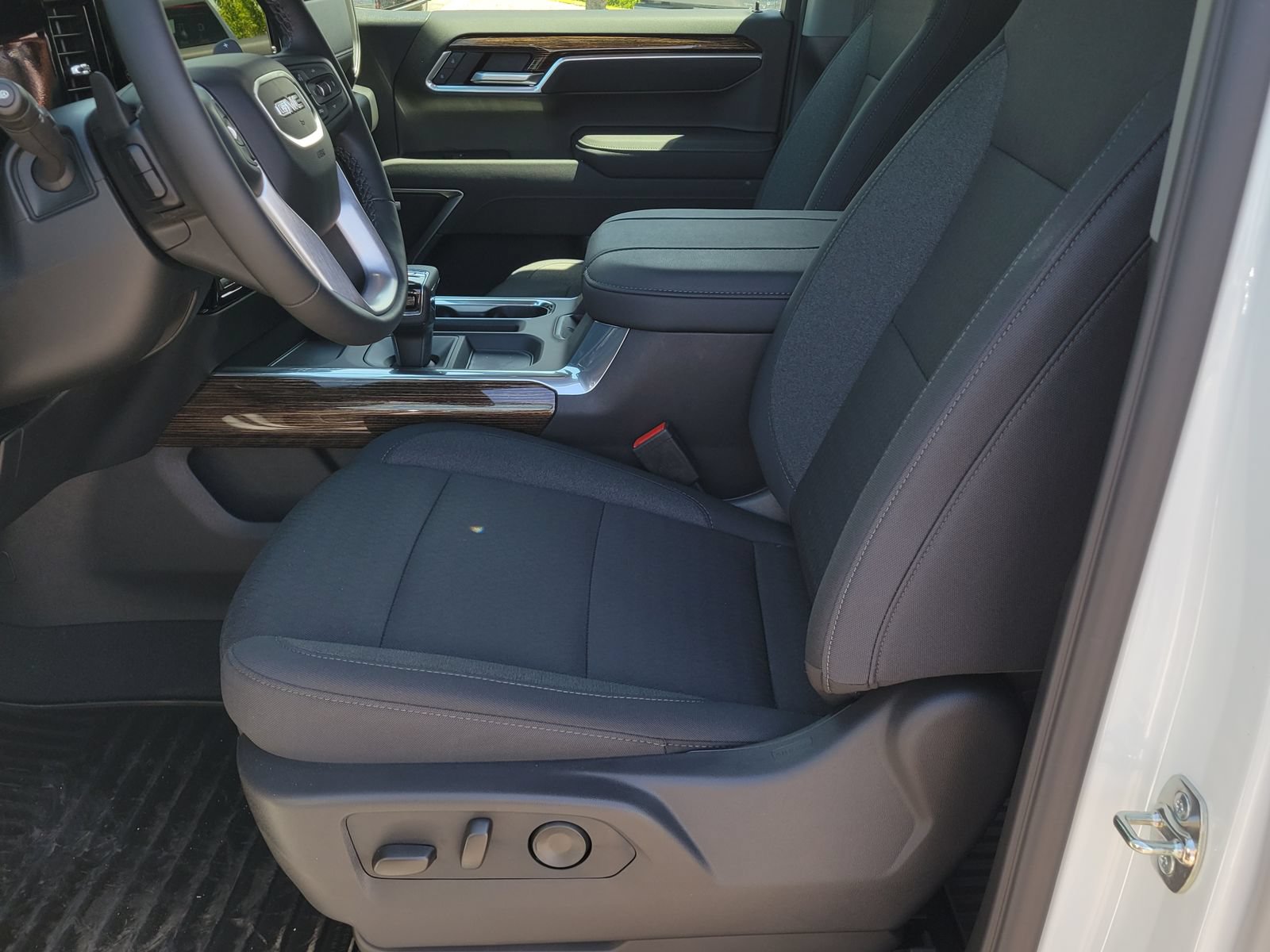 New 2026 GMC Sierra 1500 Elevation w/ Preferred Package AWD/4WD image 6