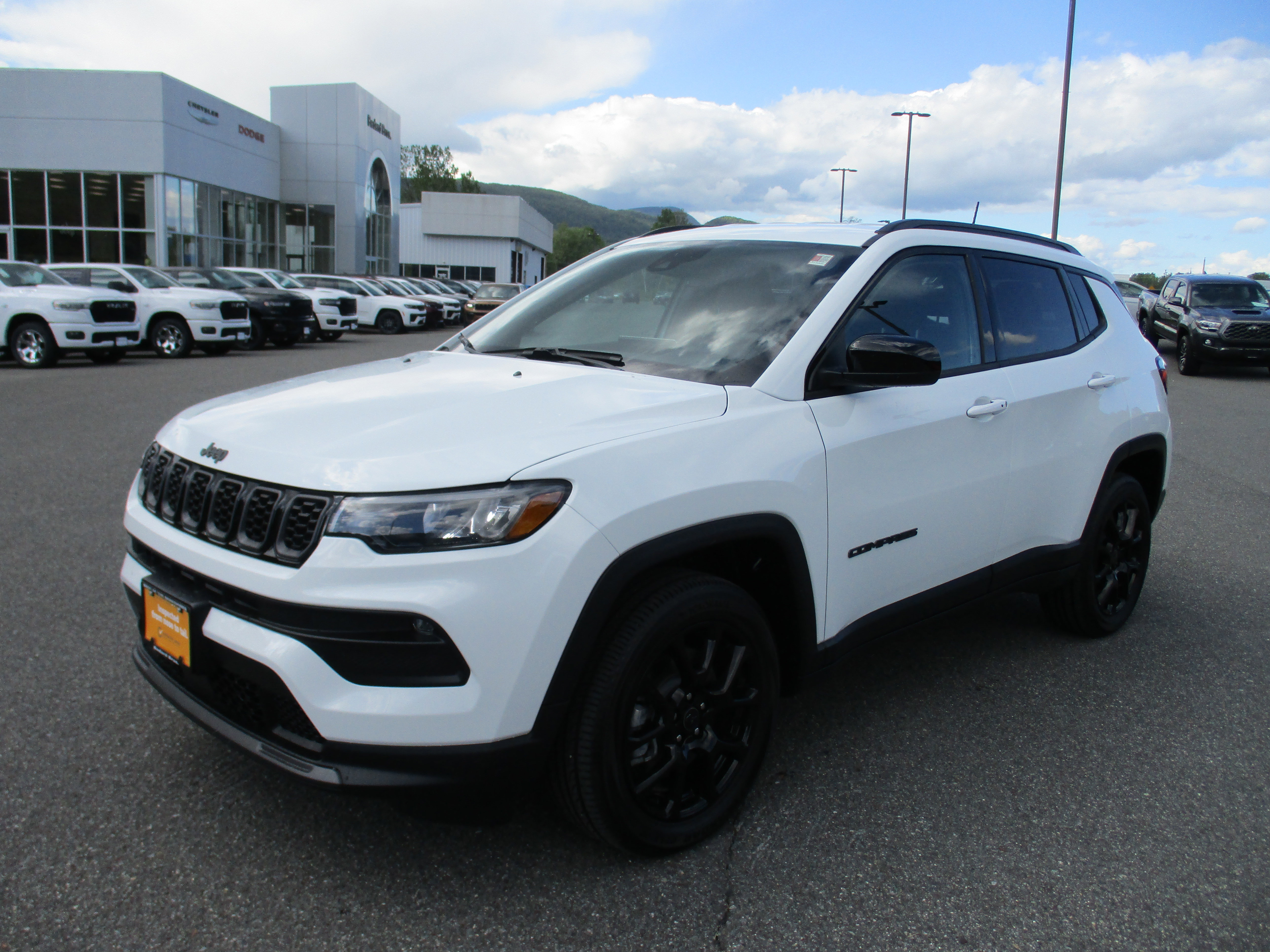 Used 2026 Jeep Compass Latitude w/ Quick Order Package 29K AWD/4WD video 1