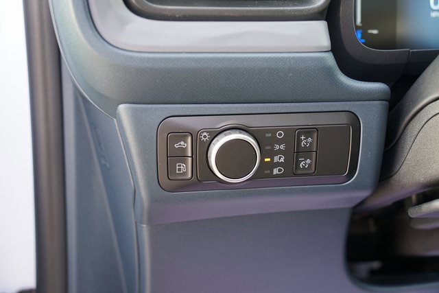 Certified 2025 Ford Maverick XL image 12