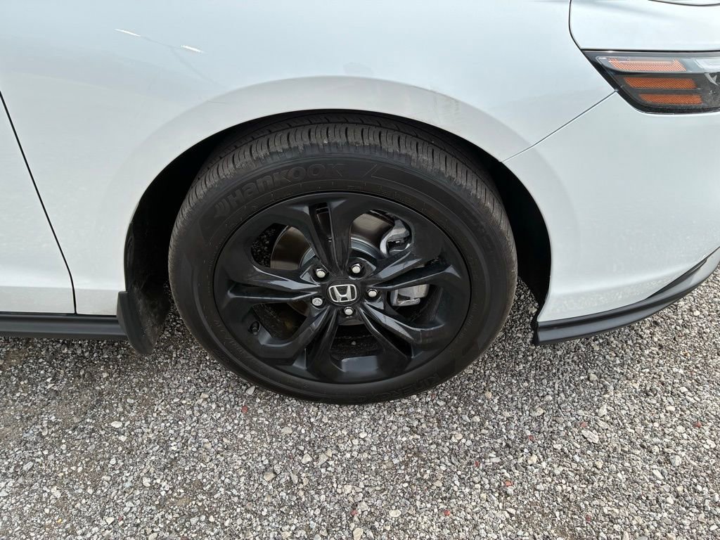 Used 2025 Honda Accord SE image 19