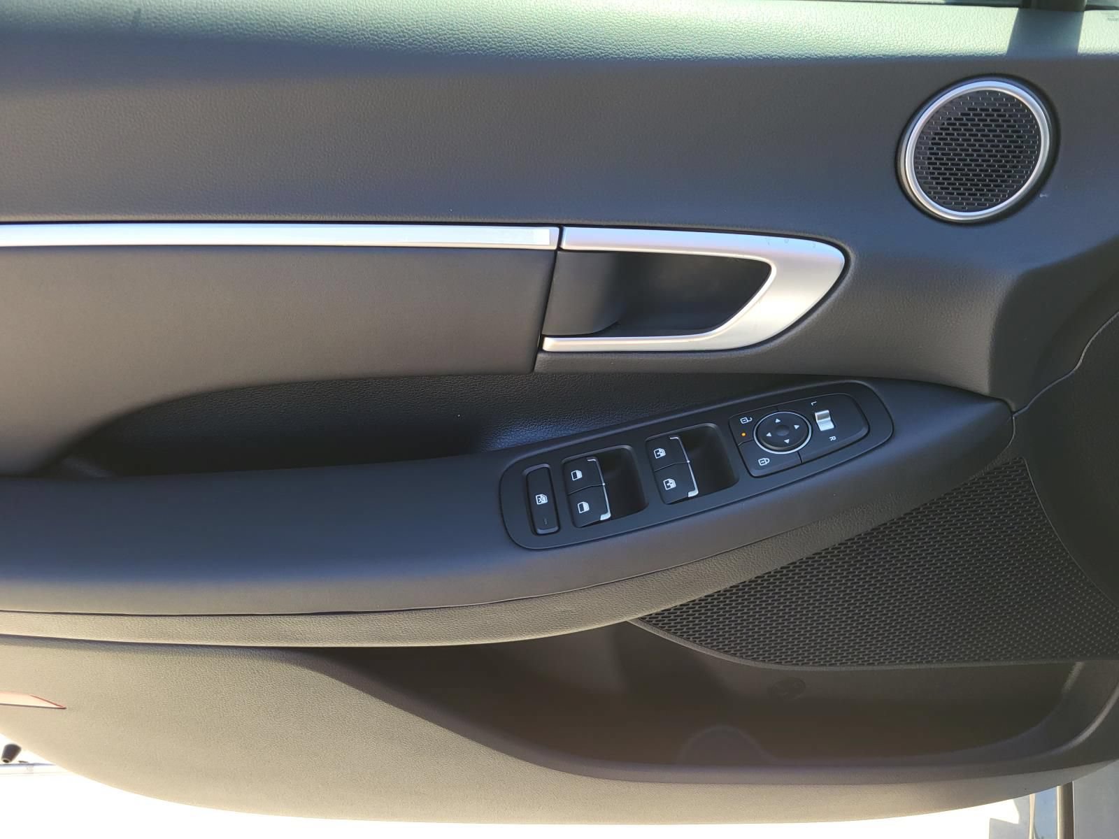New 2026 Hyundai Sonata SEL FWD image 12