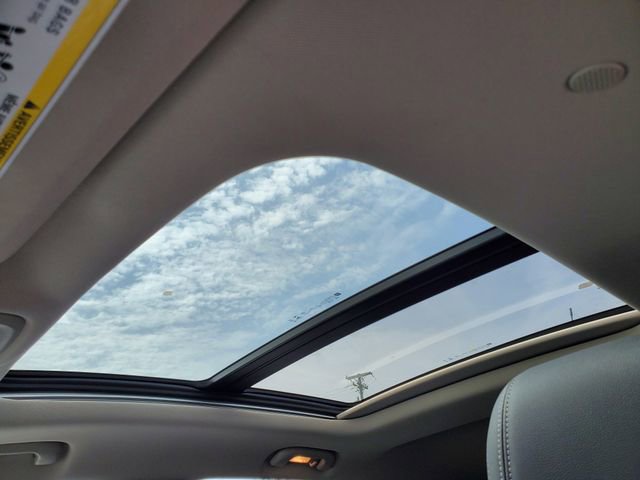 Used 2023 Buick Encore GX Essence w/ Experience Buick Package image 7