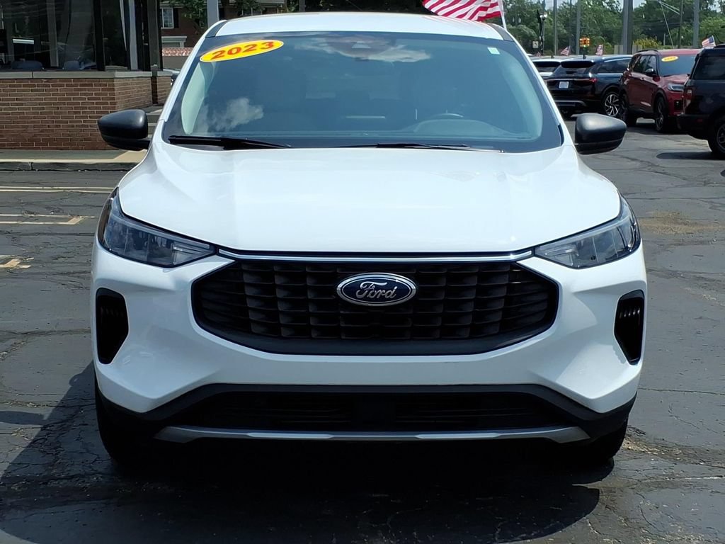 Used 2023 Ford Escape Active AWD/4WD image 2