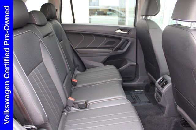 Used 2023 Volkswagen Tiguan SE w/ Panoramic Sunroof Package image 22