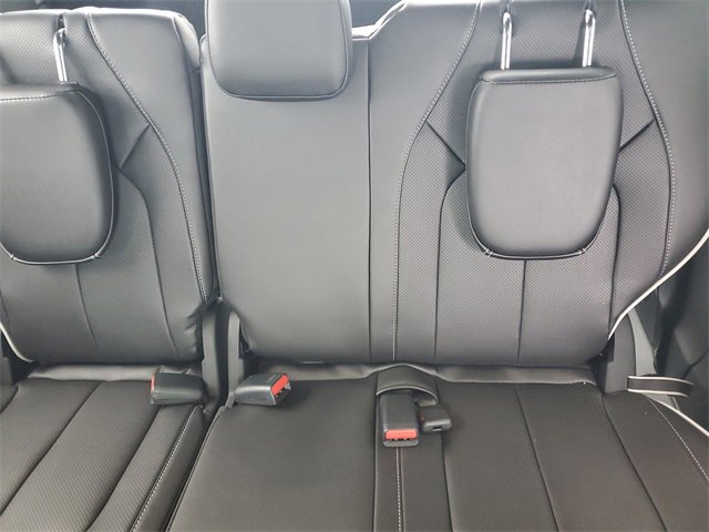 New 2026 Chrysler Pacifica Limited w/ Uconnect Theater Family Group image 11