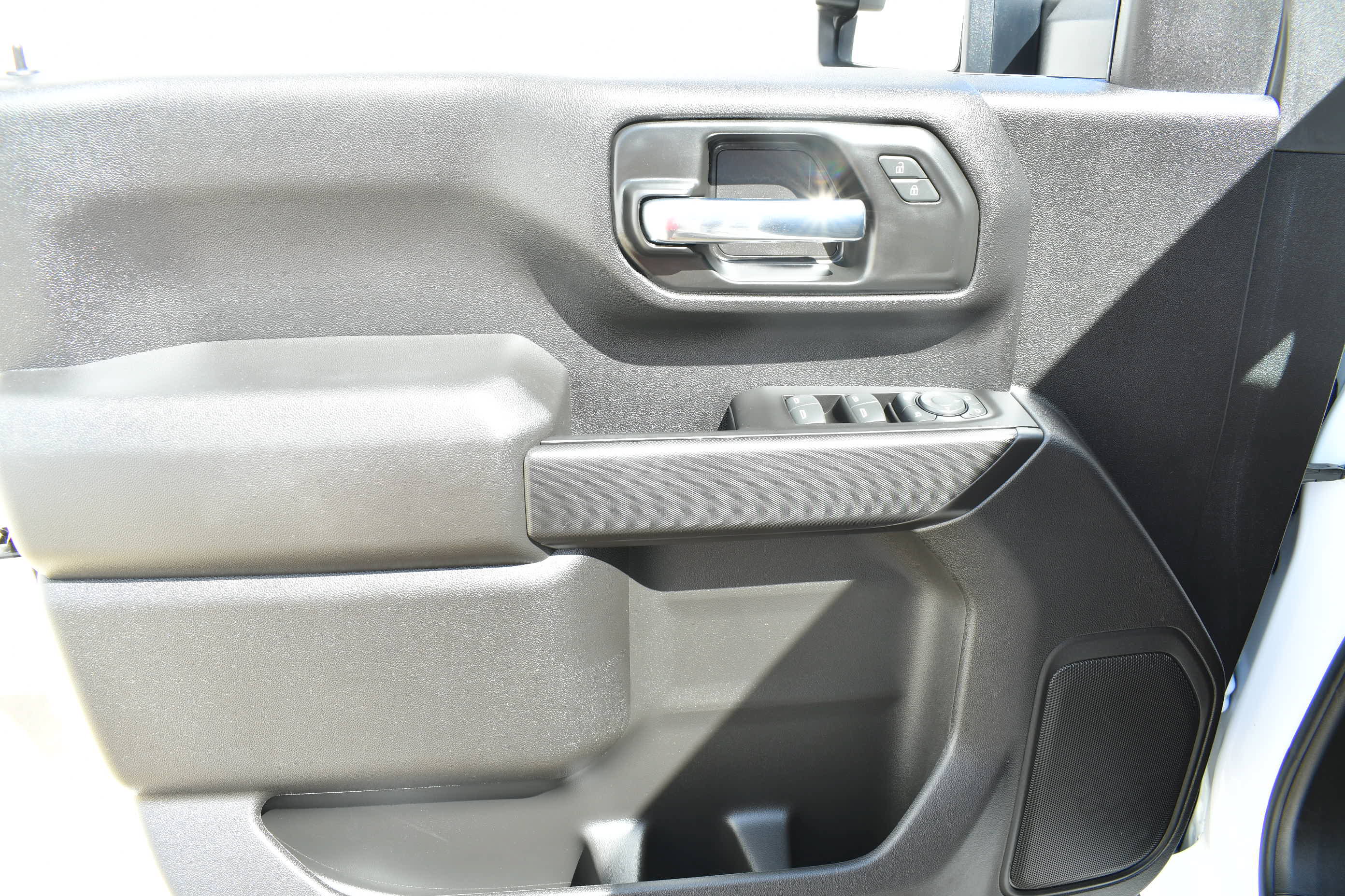Used 2025 Chevrolet Silverado 2500 Custom w/ Custom Value Package AWD/4WD image 6