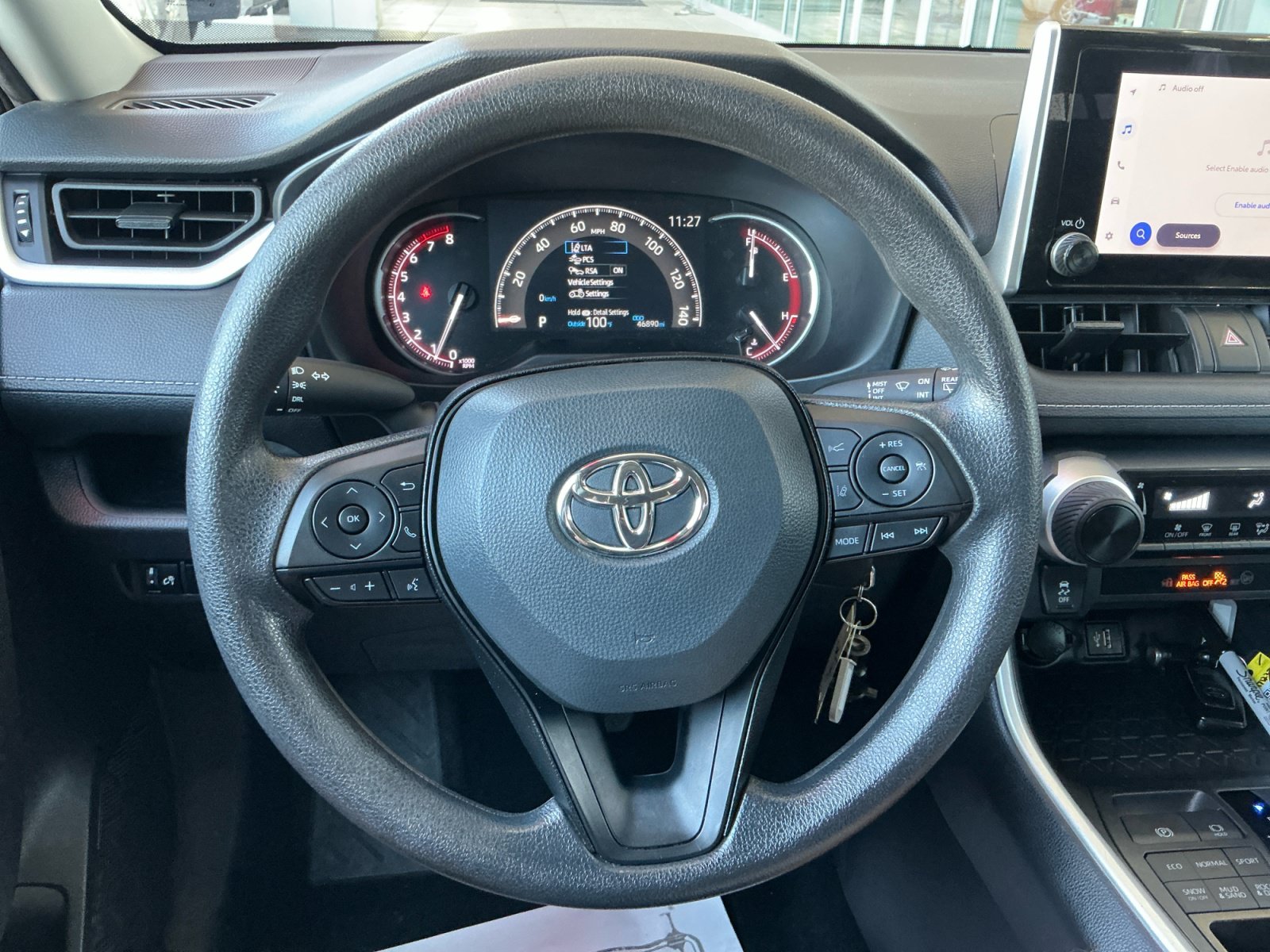 Certified 2025 Toyota RAV4 LE AWD/4WD image 9