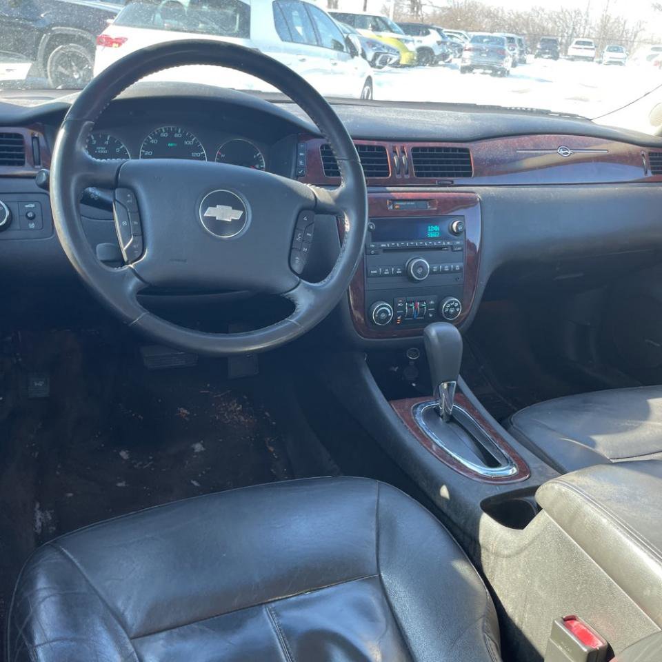 Used 2009 Chevrolet Impala LT w/ Luxury Edition Package image 13