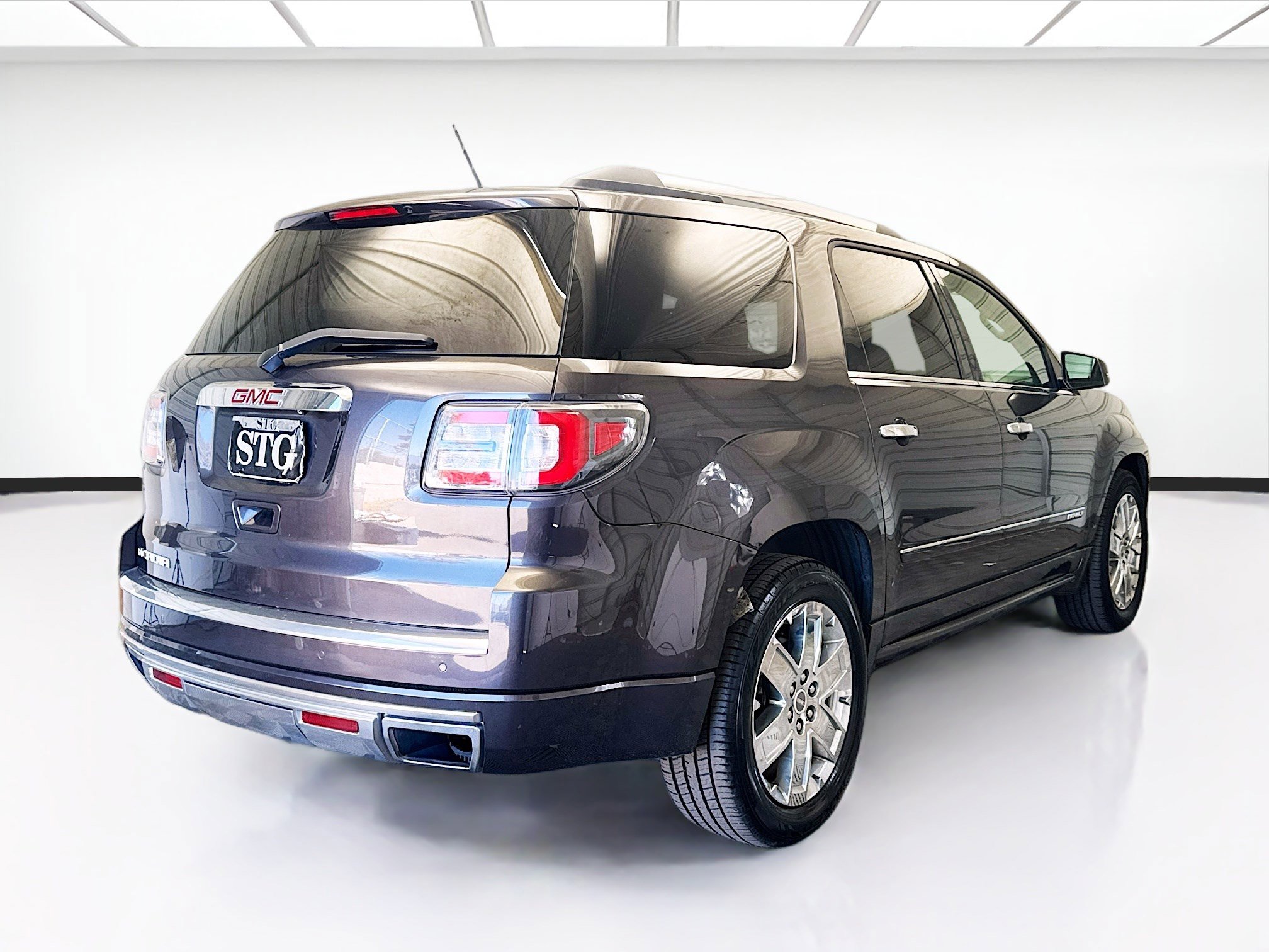 Used 2015 GMC Acadia Denali image 4