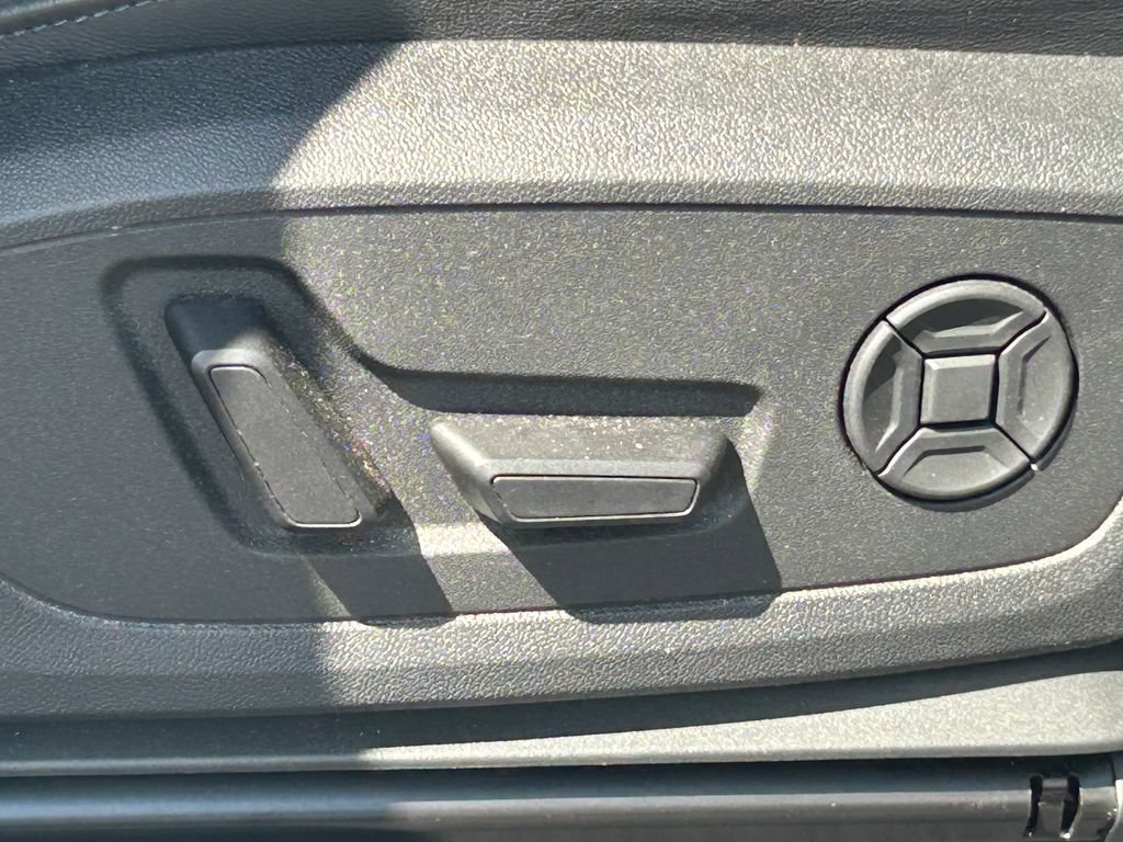 Used 2025 Audi Q3 2.0T Premium AWD/4WD image 33