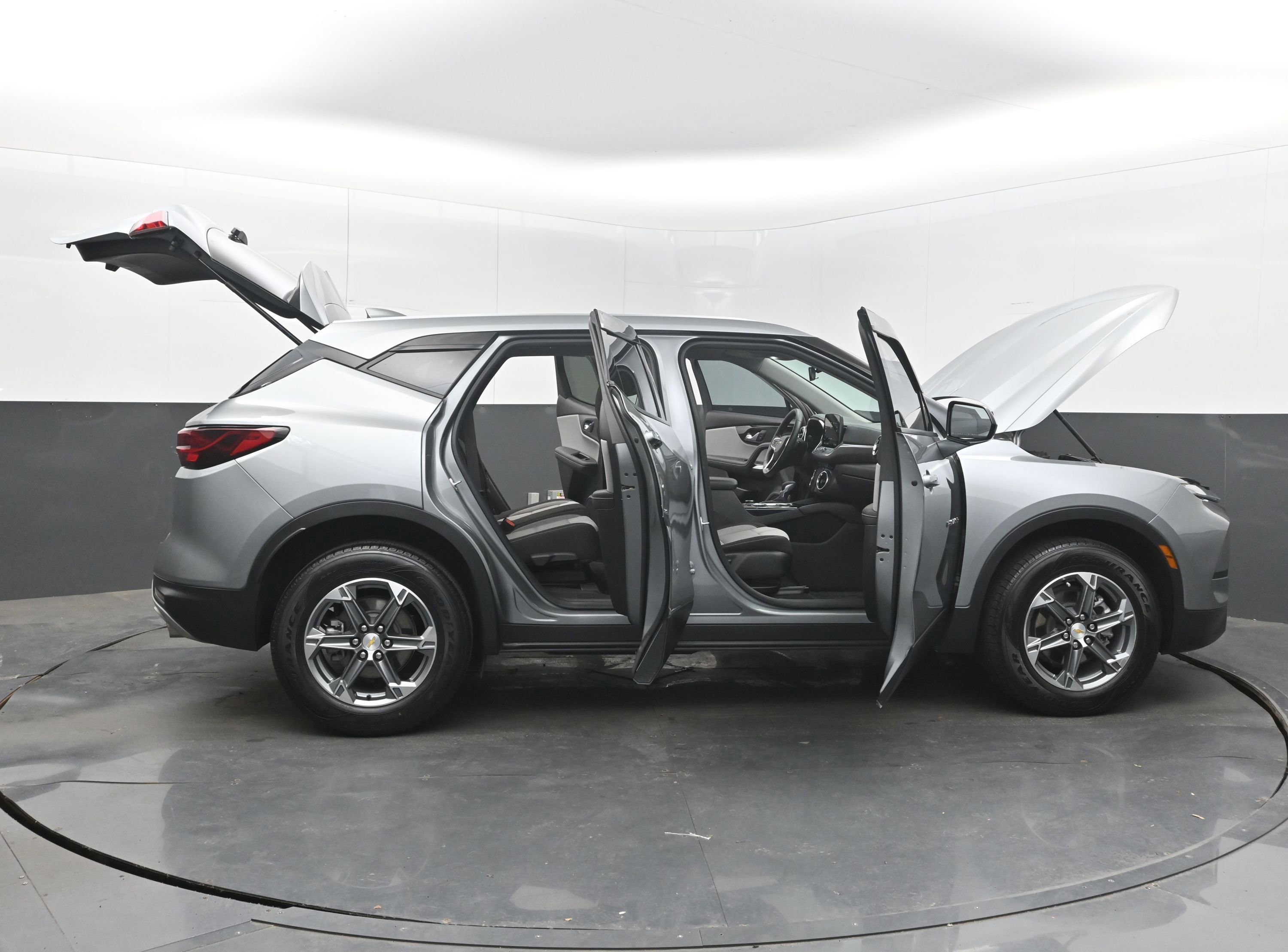 Used 2023 Chevrolet Blazer LT FWD image 47