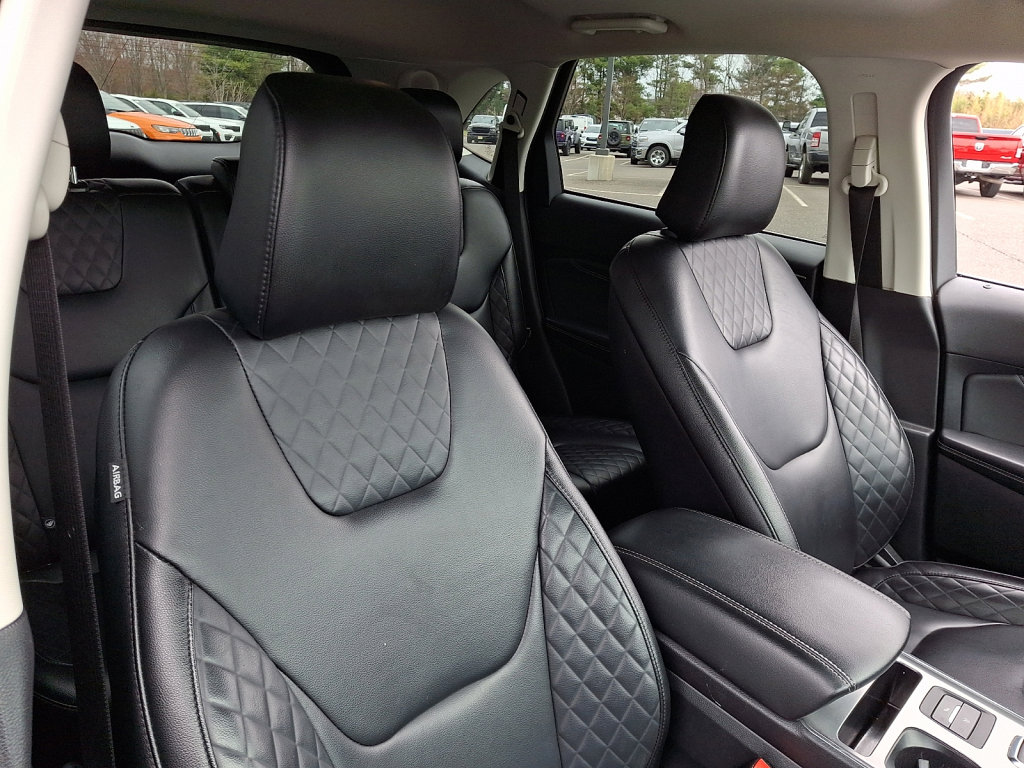 Used 2024 Ford Edge Titanium image 13