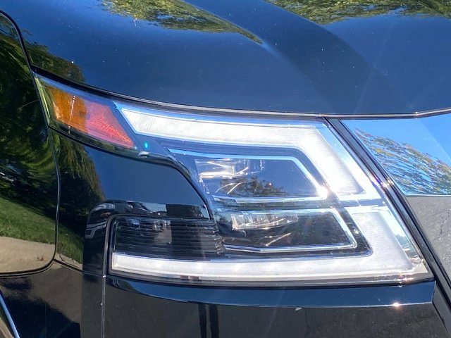 Used 2023 Nissan Armada SL w/ Captain's Chairs Package RWD image 4