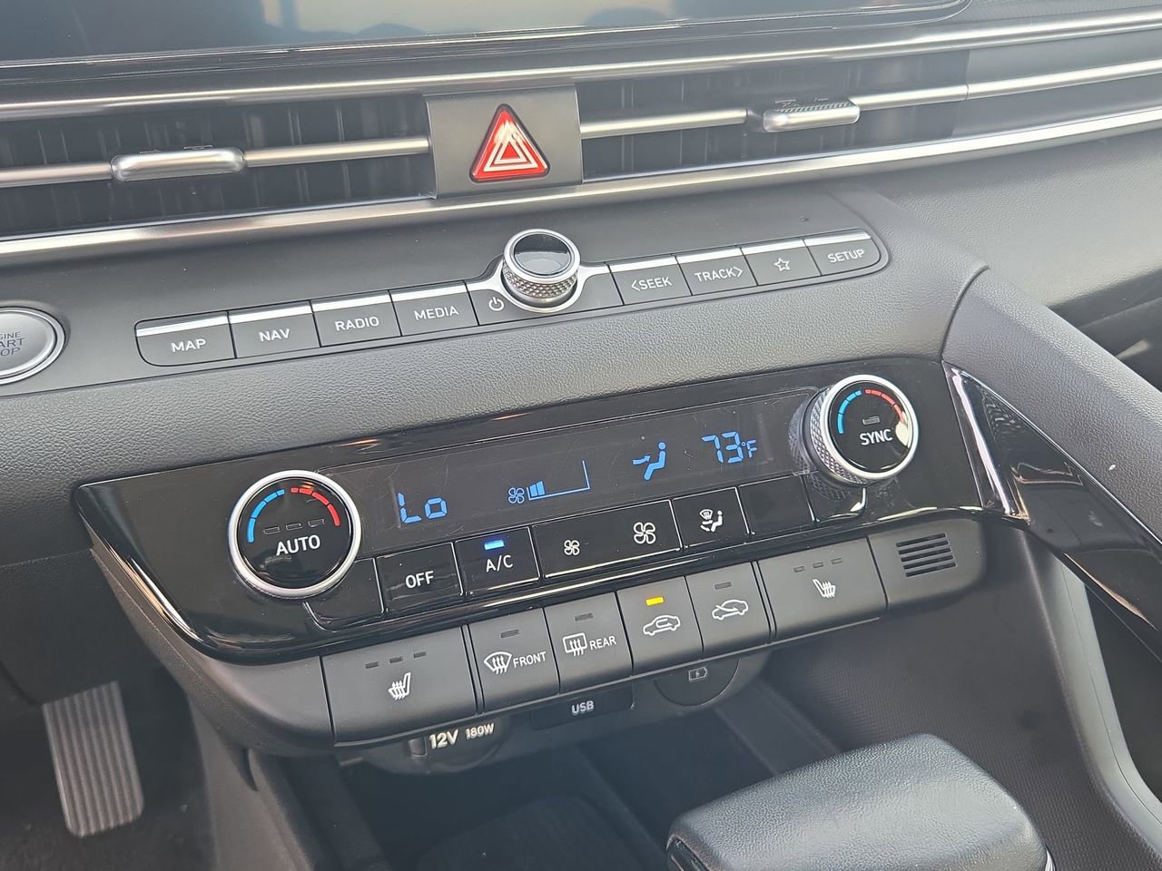 Used 2025 Hyundai Elantra Limited image 20